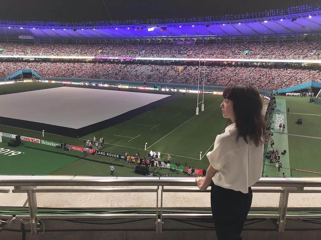 永島聖羅さんのインスタグラム写真 - (永島聖羅Instagram)「#ラグビーワールドカップ2019  東京スタジアム、応援してきました！ . . 本当に最後まで目が離せない試合でした。 開会式も素晴らしかった… 日本、おめでとうございます🏉 . . #ラグビー #永島聖羅」9月20日 22時40分 - seira_nagashima