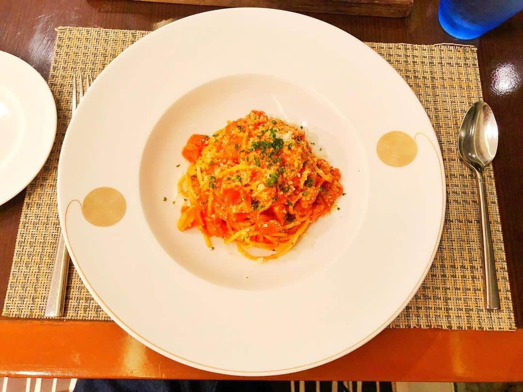 あらい美生のインスタグラム：「きょうのよるごはん🍝」