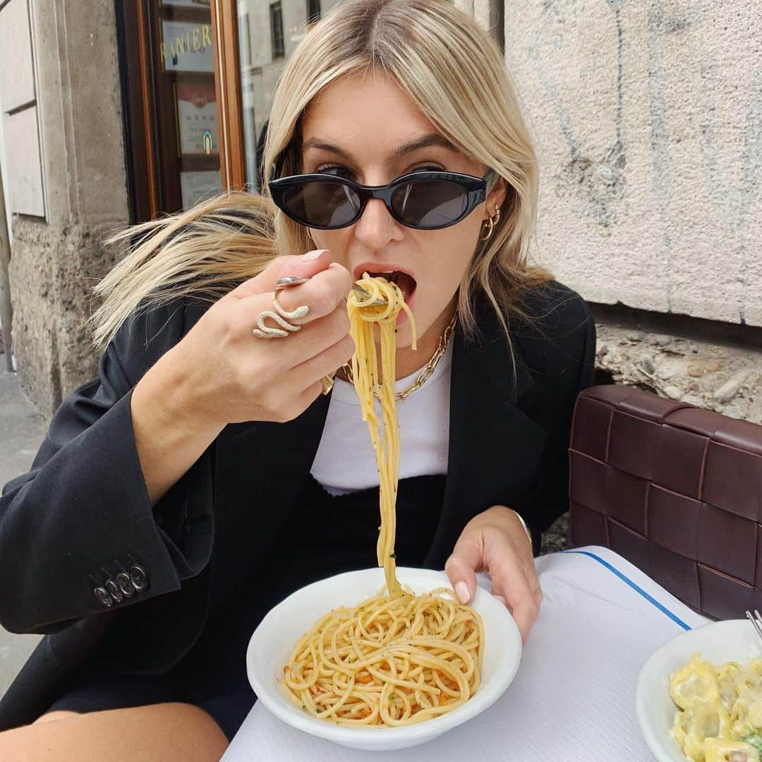 Camille Charriereさんのインスタグラム写真 - (Camille CharriereInstagram)「To the genius who established that pasta is a starter that must be served at every meal: im a true and loyal fan of your work — thank you for your contribution to the world!」9月20日 22時51分 - camillecharriere