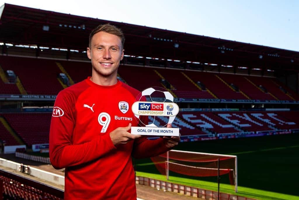 コーリー・ウッドローのインスタグラム：「Happy to win Championship goal of the month award...Thank you to everyone who voted for me 😊⚽️」