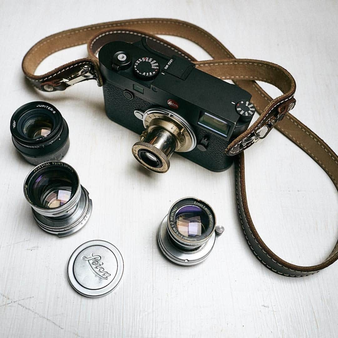 のインスタグラム：「The Leica M system - Cutting-edge technology meets timeless tradition. This Leica M10 and selection of vintage 50mm Leica glass comes courtesy of Patrick Ludolph (@paddy.lu). Discover the world of Leica-M photography for yourself via the bio link.  Leica Elmar f/3.5 (1935) Leica Summar f/2.0 (1937) Leica Summitar f/2.0 (1951)  #🔴📷 #LeicaM #LeicaM10 #LeicaGlass #leica #leicacamera #leicaphotography #leicaphoto #leica_world #leica_club #leicasociety #leicalove #leicagram #streetphotography #leicaporn #cameraporn」