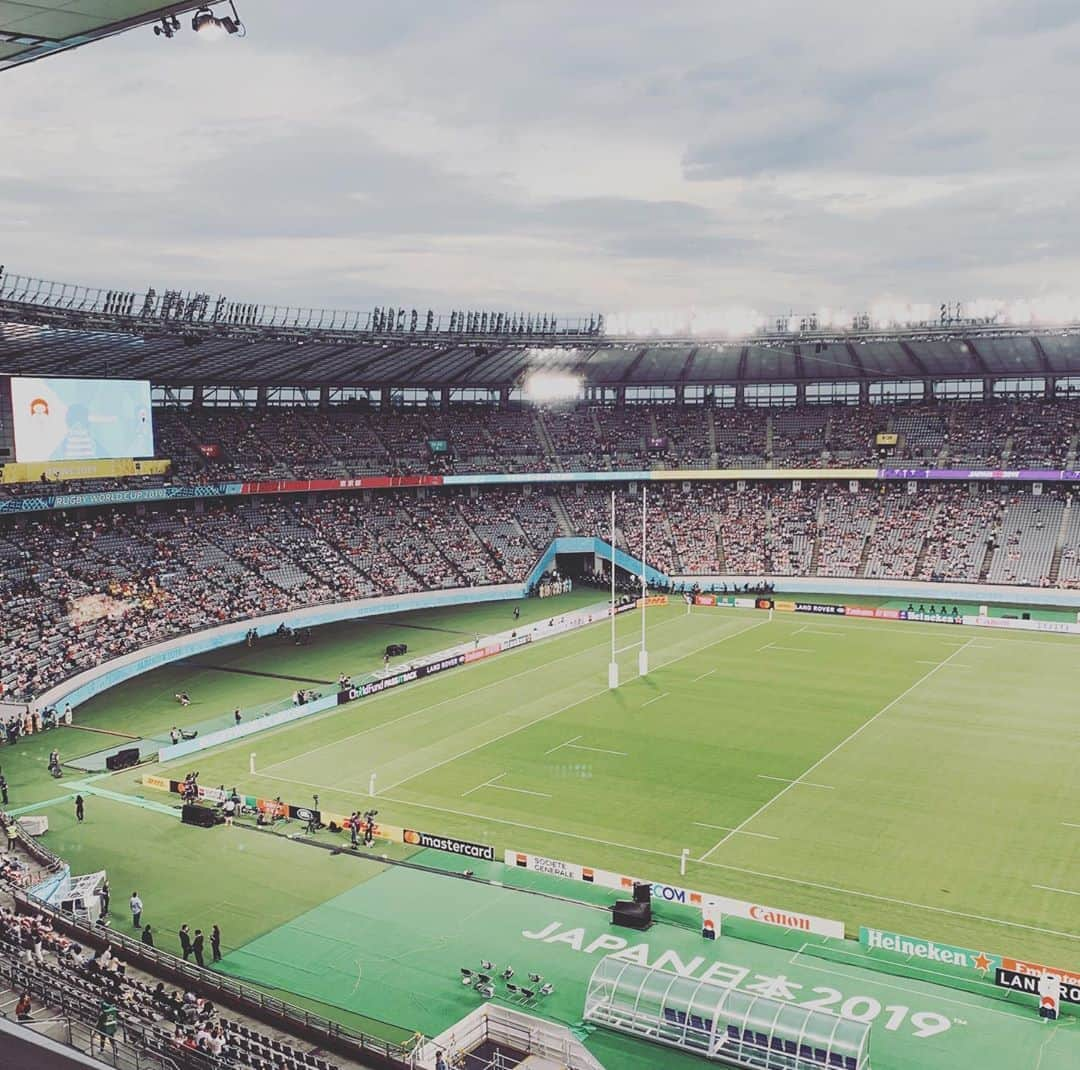 小島瑠璃子さんのインスタグラム写真 - (小島瑠璃子Instagram)「🏉 ラグビー日本代表🇯🇵 見事初戦勝利ー！！！ 世界最高峰のスポーツの祭典が ここ日本で開幕しました。 #rugby #rugbyworldcup #rwc2019 #japanrugby」9月20日 23時00分 - ruriko_kojima