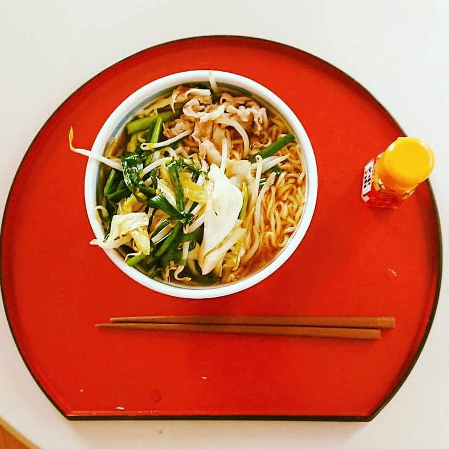 吉村美樹さんのインスタグラム写真 - (吉村美樹Instagram)「マルちゃん正麺さんの新CM、見つけてくださった方もいてとても嬉しいです☺ありがとうございます📺我が家屋でもさっそく、マルちゃん正麺をチャチャッと^_^更に、金沢の父からもさっそく『チャチャッとつくってみたよ!!』とメールが（笑）父が作ったマルちゃん正麺も、とても美味しそう💗（２枚目🍜） #東洋水産 #マルちゃん正麺 #マルちゃん正麺アレンジ #チャチャッと #美味しい #どこで覚えたの #金沢の父 #さっそく #嬉しい #感謝 #cm #cm出演 #📺 #🍜 #サトルジャパン #モデル #吉村美樹」9月20日 23時07分 - yoshimuramiki0911