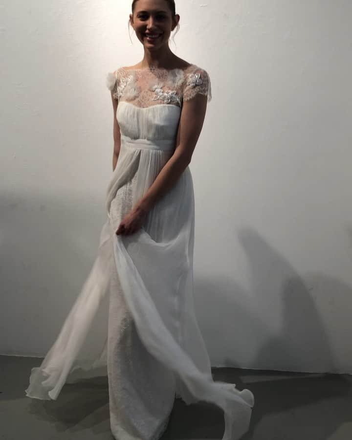 NOVARESE Dress Officialのインスタグラム