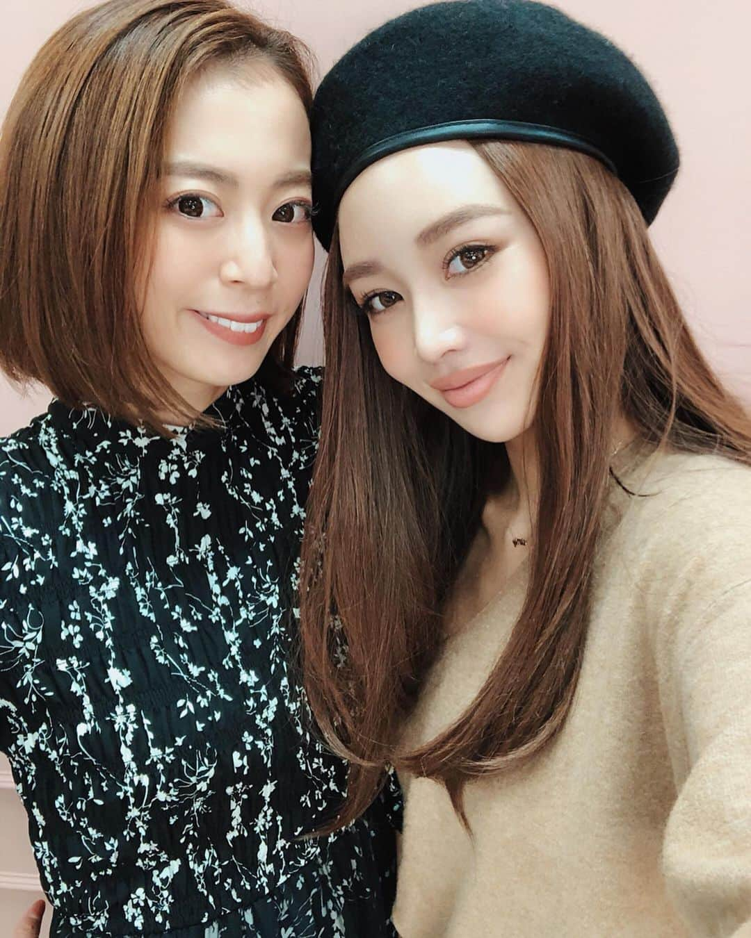 梯真奈美さんのインスタグラム写真 - (梯真奈美Instagram)「受注会初日が終わったよー🥰 朝から夜にかけて沢山の方々のご来場 本当にありがとうございました🥺💓 それにしても楽しかった〜🥺 みなさんは楽しんで頂けましたか？💓 温かいみなさんにお会いできて 心がぽかぽか🌞満たされてます☺️ 明日は東京会場は最終日！！ ぜひお待ちしていますね💓 ささやかですが、こた🐶とと🐶プリングルスやeimyチュウのプレゼント、ケータリングでお菓子や、ドリンクなどをご用意してますよ🧁 eimyプリクラは無料なので、思い出に撮って行ってくださいね🥰 3thカタログもぜひ見て頂きたいなぁ😆  実は今回はさぁやんもお手伝いしてくれてるの🥰💓 #eimy #eimyistoire」9月20日 23時10分 - official_manami