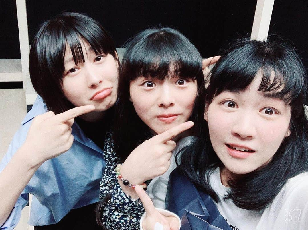 畦田ひとみさんのインスタグラム写真 - (畦田ひとみInstagram)「. 乙女組！ 次は大後氏も。4人でね！！ . 先日凪子出演の舞台みにいきました。 iaku「あつい胸さわぎ」 本当に本当に心揺さぶられて ずーっと胸がそわついてた。 凪子たまらん。すごい。 たまちゃんは相変わらず ぶっとんでる✌︎ . #iaku #あつい胸さわぎ #わろてんか #安来節乙女組 #小豆沢とわ ( #辻凪子 ) #錦織あや（ #鈴木球予 ） #勝部なつ ( #畦田ひとみ )」9月20日 23時15分 - uneda_hitomi