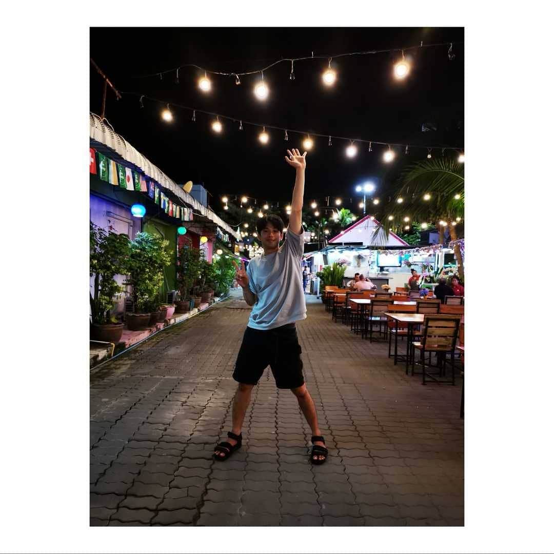 森崎ウィンのインスタグラム：「#パタヤ  #お腹空いたのだ #あはは #森崎ウィン  #winmorisaki」
