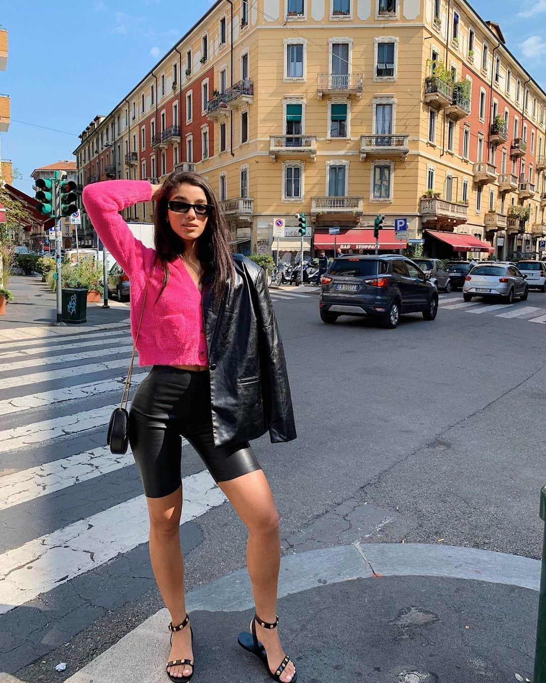 イヴァンナ・ヴェンチュラさんのインスタグラム写真 - (イヴァンナ・ヴェンチュラInstagram)「My first time in Milan! So excited to be working here😻 can’t wait to show you guys 💕」9月20日 23時48分 - yoventura