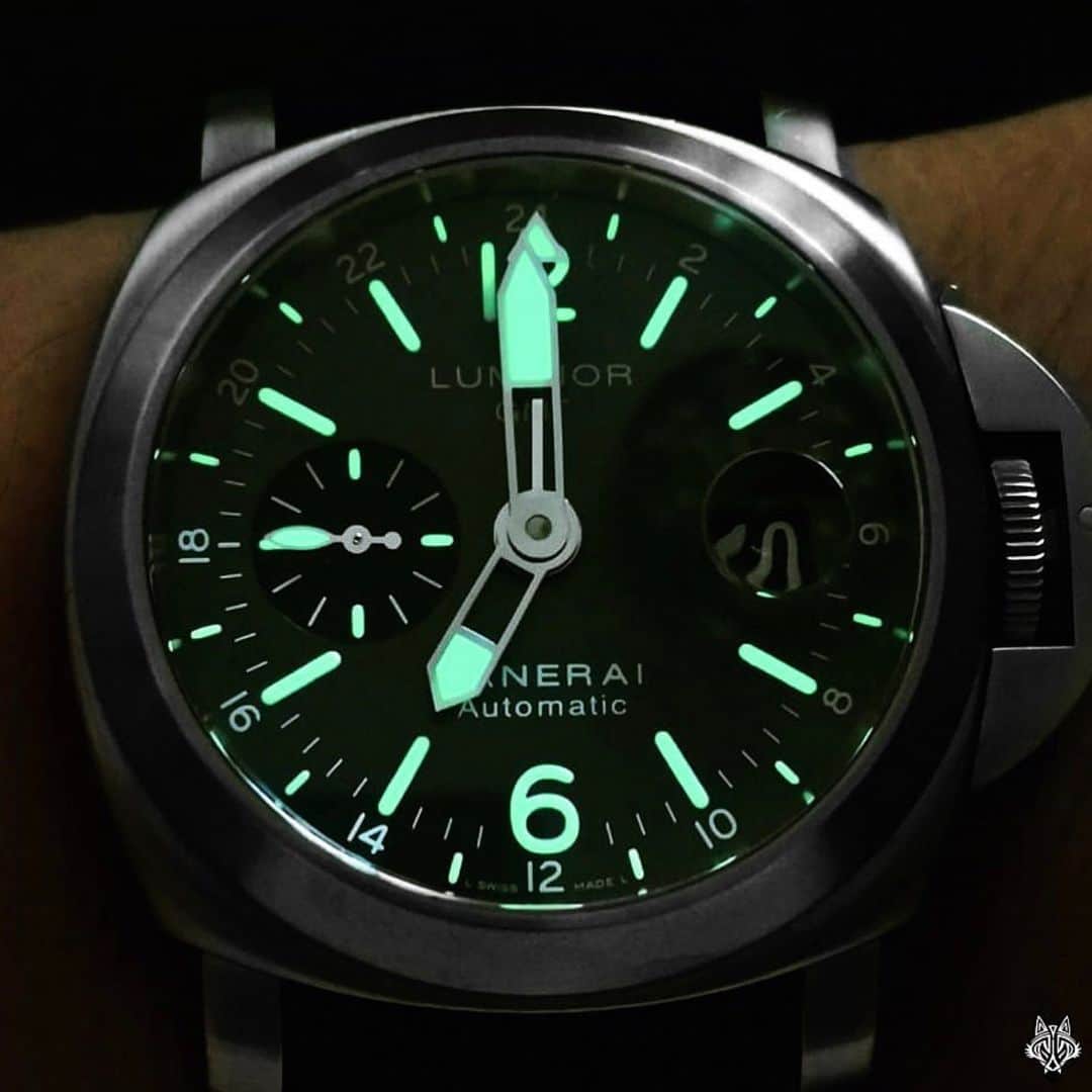 パネライのインスタグラム：「One of the many reasons to love a #Panerai. LUME! #paneraicentral pic by @maravillasmecanicas」