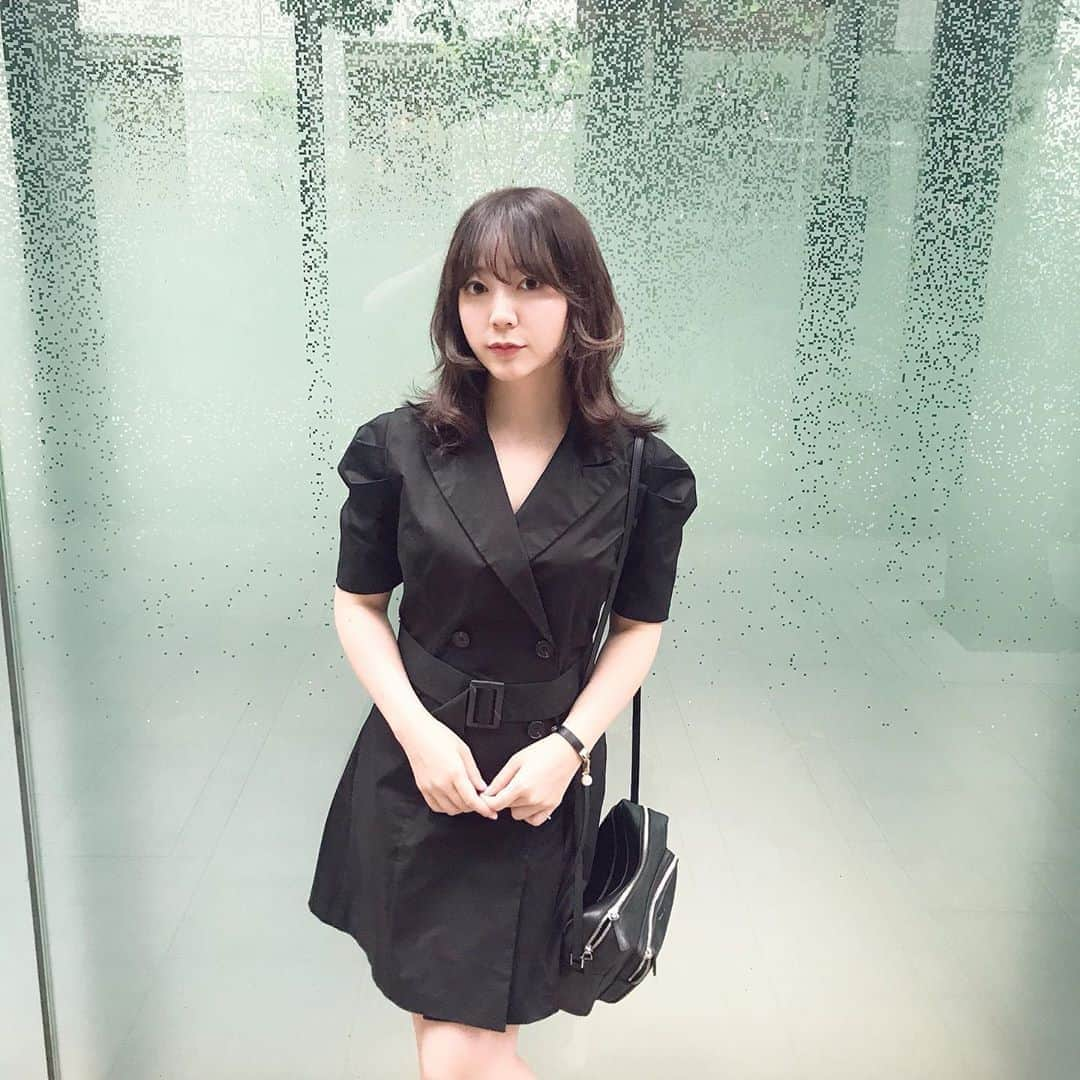 伊藤彩沙さんのインスタグラム写真 - (伊藤彩沙Instagram)「昨日載せたVLOGごっこ、私服の質問多かった！ …けどこのワンピは韓国の弘大で買ったものなんです😂 ブレスレットはlive shop!で作ったオリジナルブレスレット💓 最近黒率高すぎるから色物も着ようと決意した、秋始め。。 そしてVLOGごっこがまさかの好評だった！笑 いつかちゃんと撮ってみた〜い！ #ootd #私服 #あやさの服 #この日目つりぎみ #自分じゃないみたい」9月20日 23時52分 - ayasacream