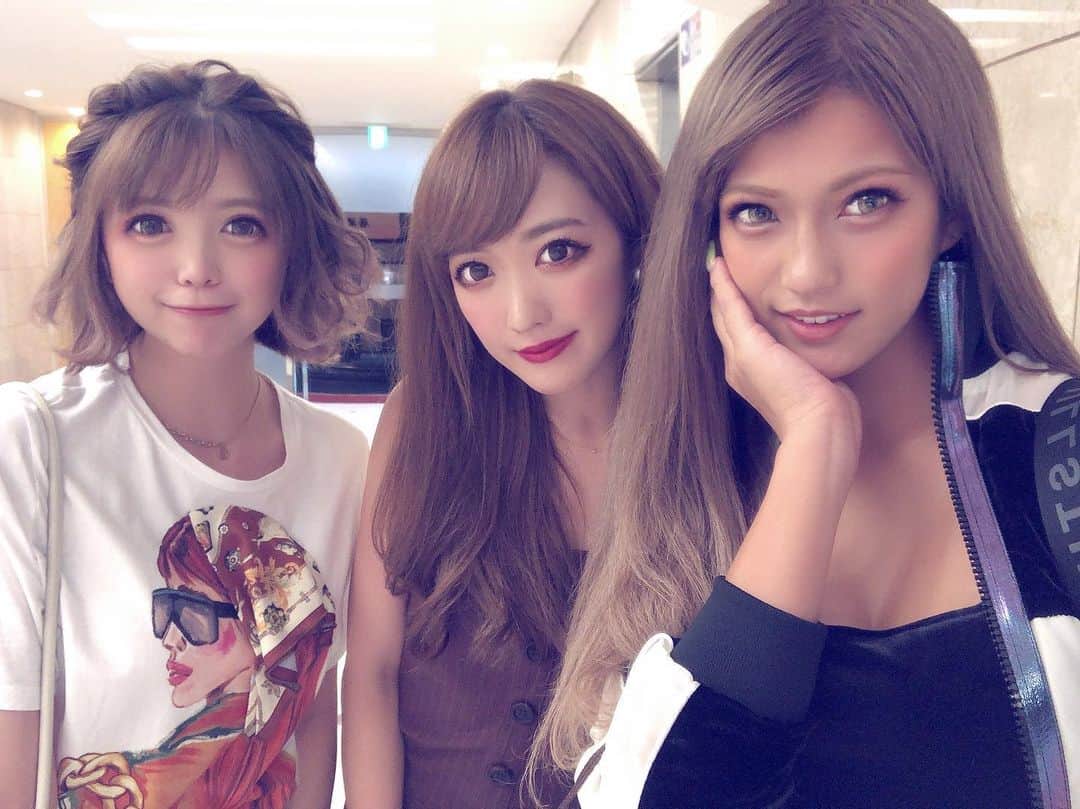 橘咲良さんのインスタグラム写真 - (橘咲良Instagram)「りさ先生に習いさぁちむと 念願のTikTok❤ わーいわーいっ(*ฅ́˘ฅ̀*)🙌🏻 ･ @risa_partyon  @partyon_girls  @saaachimu1123  @tiktok_japan  #職業パリピ  #六本木 #パリオン #職業いい波 #キングラビッツ  #さぁちむ と #橘咲良 #だぞ 🌸🌸🌸」9月21日 0時00分 - tachibanasakuradazo