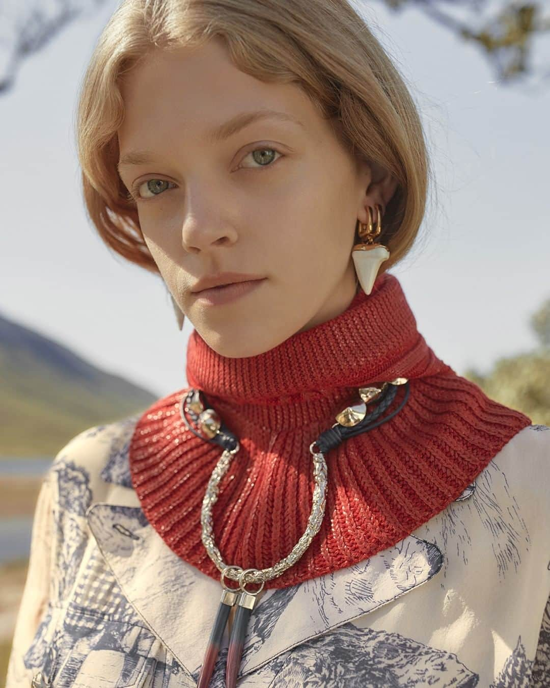 Chloéさんのインスタグラム写真 - (ChloéInstagram)「Accentuate your self-expression with accessories from the #chloeFW19 collection  Available in boutiques and on chloe.com  #chloeGIRLS #chloe」9月21日 0時01分 - chloe