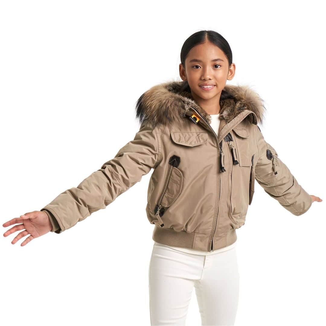 パラジャンパーズさんのインスタグラム写真 - (パラジャンパーズInstagram)「For junior Parajumpers who just can't wait to explore.  Check out the Fall Winter 2019 collection! . . . #PJS #parajumpers #PJSFriends #outerwear #lidswear #childrenswear #luxuryKids #kidsootd #fashionKids #jacket #coat #newcollection #fw19 #aw19 #wintercoat #Masterpiece #GOBI」9月21日 0時01分 - parajumpers_official