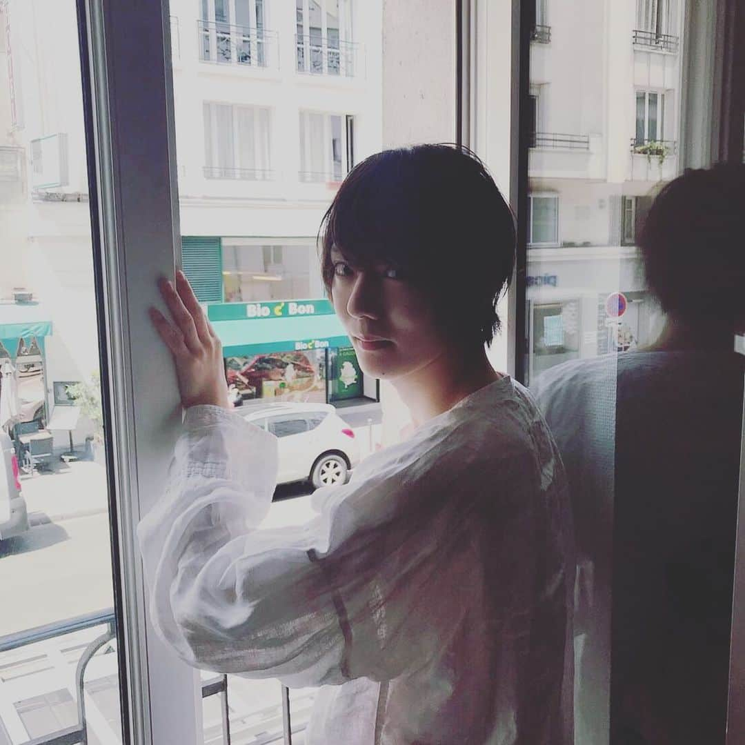 櫻井圭登さんのインスタグラム写真 - (櫻井圭登Instagram)「遂に明日は 写真集お渡し会です。  皆さんに写真集を お届け出来る事、 本当に嬉しいです。  明日は恵比寿 HALOさんにて お渡し会を開催します。  明日、来てくれる方ー？？(*ﾟ▽ﾟ*) ぜひ、お待ちしております！！」9月21日 0時03分 - sakurai_keito