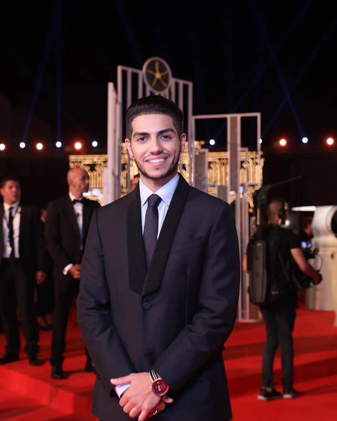 メナ・マスードのインスタグラム：「Last night at #GFF19 was amazing. Got to present the inaugural @edafoundation award which will be a staple at the festival moving forward. Filled me with even more pride to be North African!」