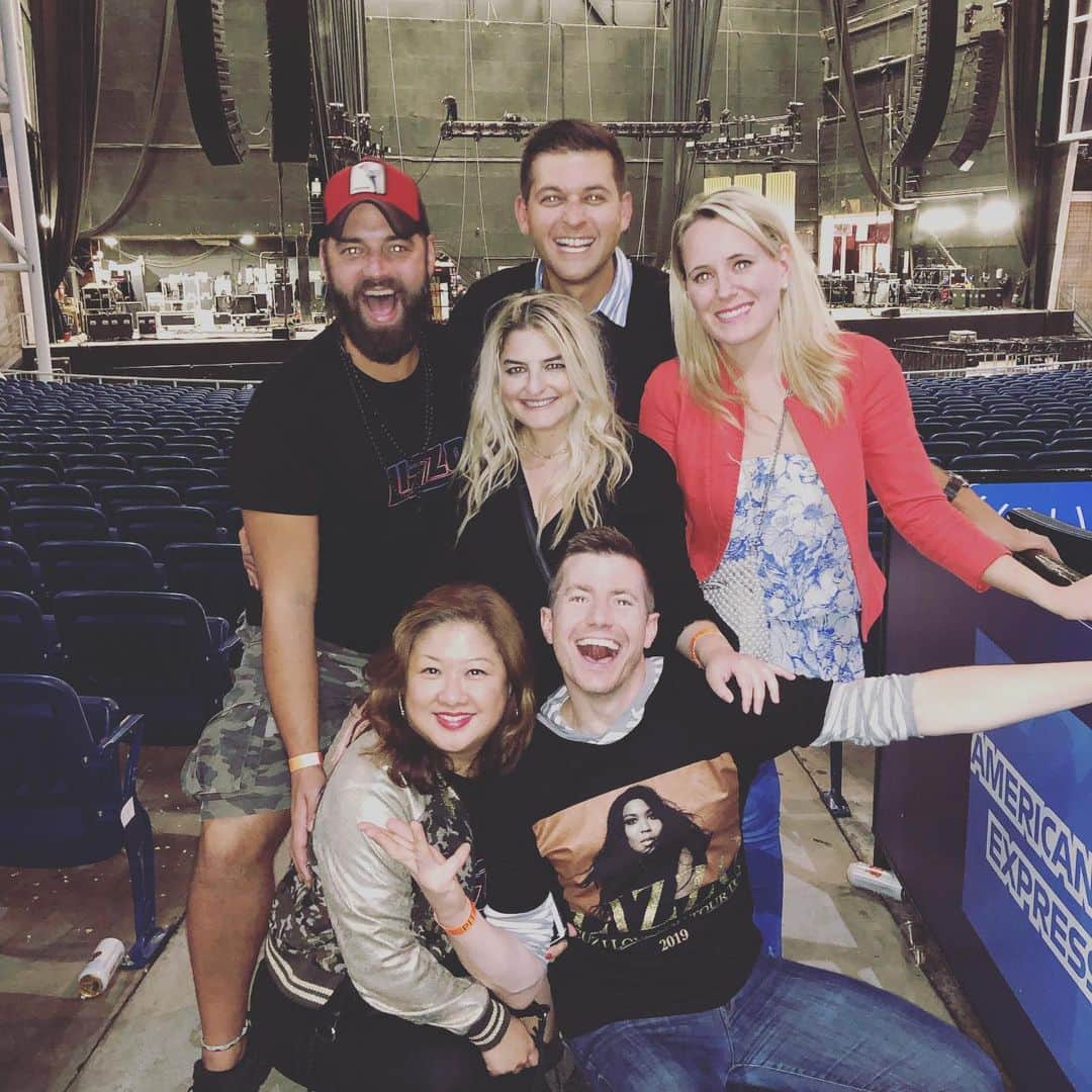 ジェフリー・バトルのインスタグラム：「After the Lizzo concert. We’re still “feeling good as hell”!」