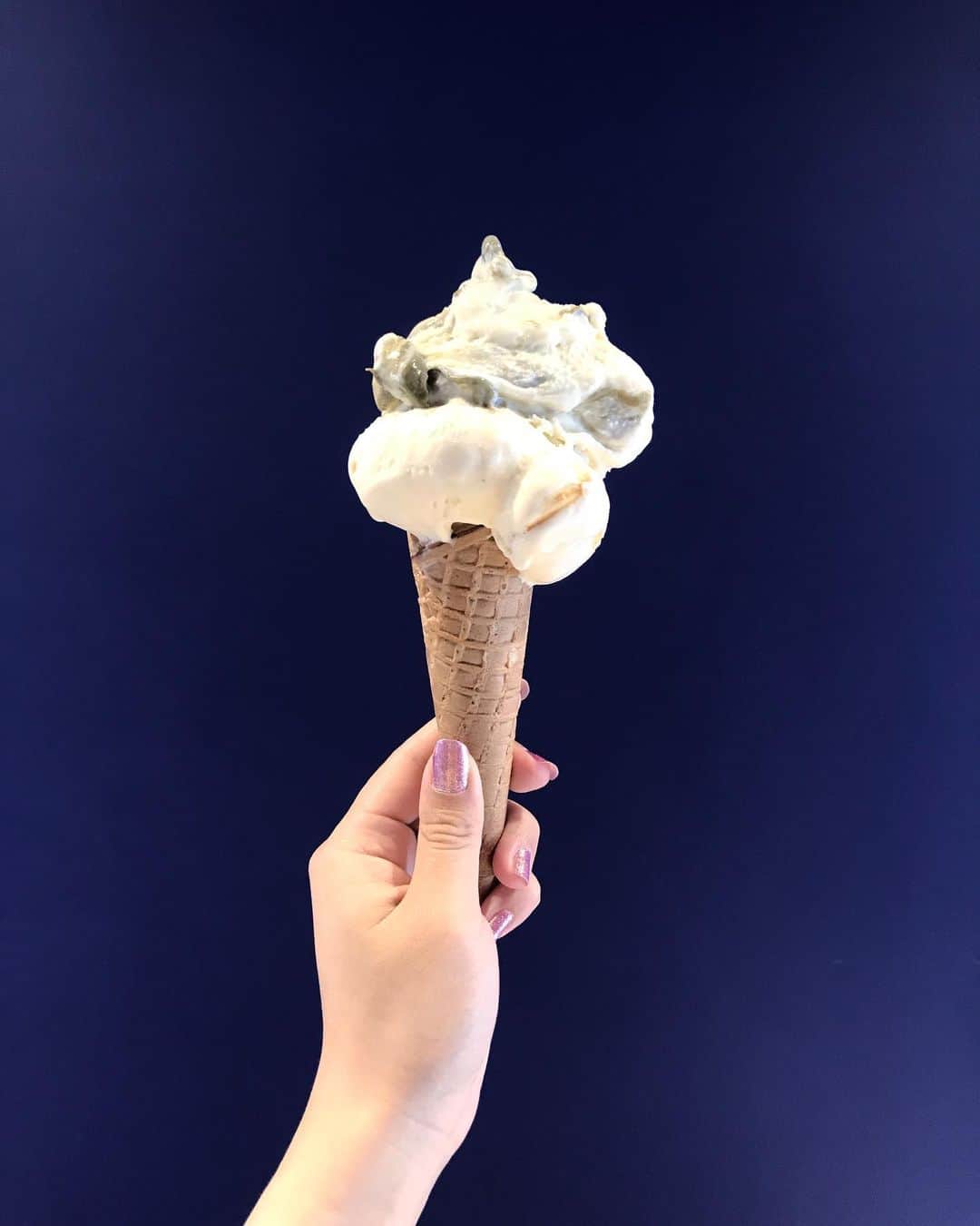 KUNIKAのインスタグラム：「Buontalentri pistachio & Tiramisu 🍦 Notting Hillにあるジェラート屋さん ここのピスタチオジェラート、とても美味しかったのでピスタチオ好きの方にぜひおススメしたいお店...! #london #gelato #nottinghill #badianigelato1932」
