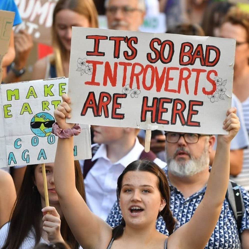 カミラ・カベロさんのインスタグラム写真 - (カミラ・カベロInstagram)「YESSSSSS !!!!!!!!! climate change is real and it is tarnishing this miracle of a planet we all call home. To everyone who participated in the #ClimateStrike today, you are so so so inspiring!! our planet and all of us thank you!!!!🌎」9月21日 10時14分 - camila_cabello