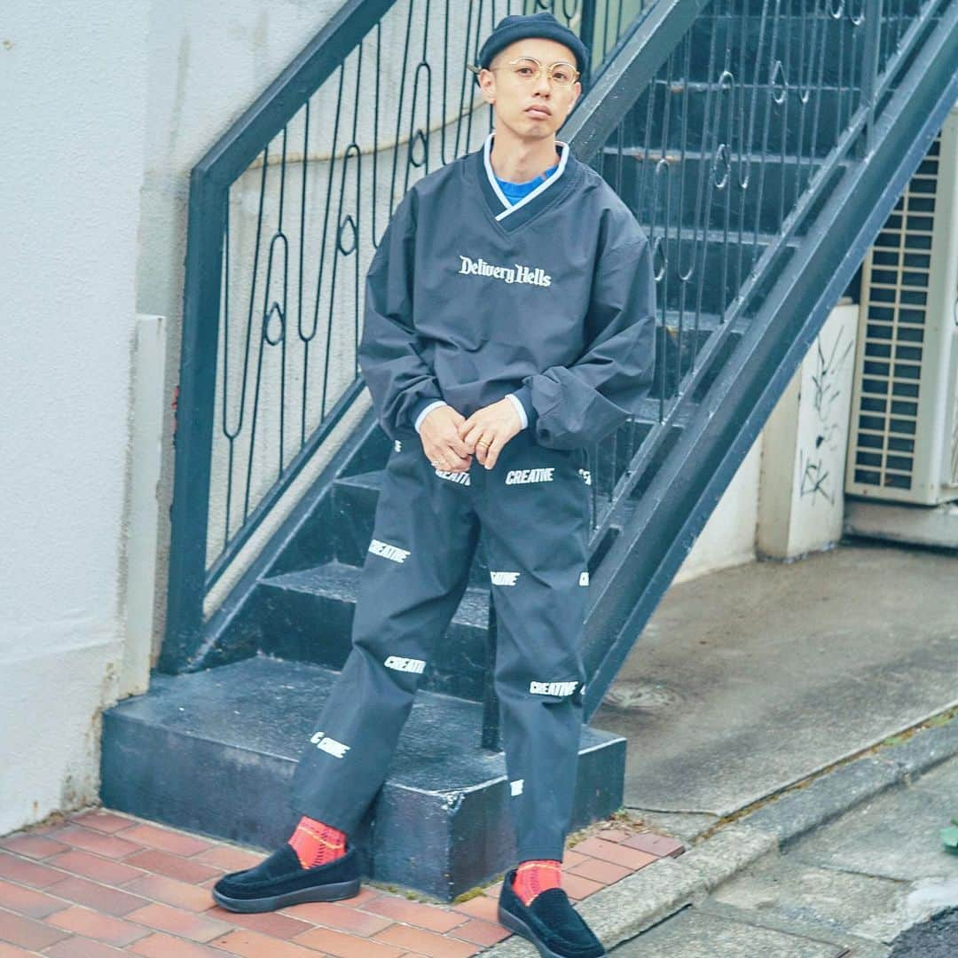 GRAVIS Japanさんのインスタグラム写真 - (GRAVIS JapanInstagram)「gravis x BILLY’S “K-ROOM”  9/21 On sale 9/19 Pre order start  Check it out.  BILLY’S提案によるストリート向けのROOM SHOES。 従来のルームシューズの「リラックス感」と「着脱のしやすさ」をそのままに、新開発の軽量かつボリューム感のあるアウトソールをドッキング。今のファッションにマッチングする一足に仕上がっている。BILLY’Sのみでので展開。 #gravis #kroom #roomshoes #gravisbillys #billysent  #billystokyo #ビリーズ」9月21日 10時15分 - gravisjapan