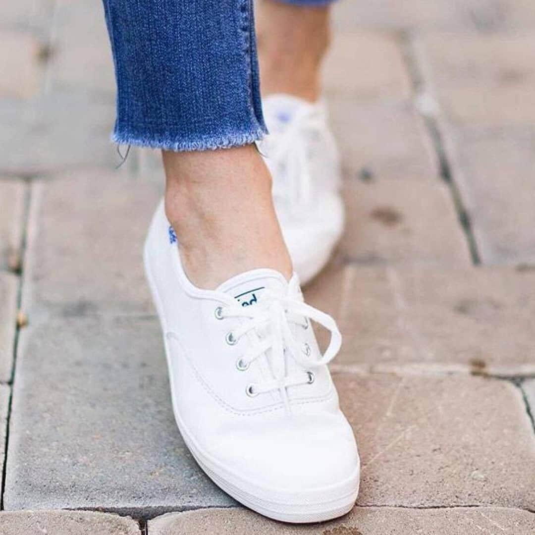 Keds Japanのインスタグラム：「repost @kedstaiwan⁠ ⁠ ⁠ #Keds #ladiesfirst #kedsstyle #sneaker #sneakerholics #kickstagram #casualoutfits #womanstyle #womanfashion #outfit #casualstyle #whitestyle⁠ #ケッズ #スニーカー #白スニーカー #👟」