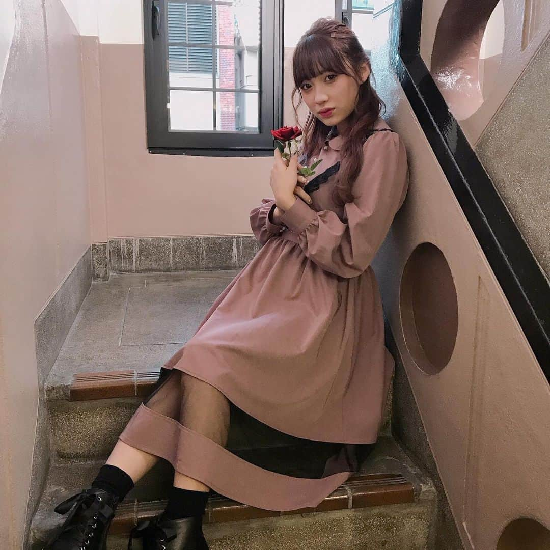 Ank Rougeさんのインスタグラム写真 - (Ank RougeInstagram)「. 【Press】 . 2019 AW  Neo Casual Collection Vol.4 . 『Neo Casual』 ゆめかわな雰囲気にダークなエッセンスをプラス🖤 . Collectionのテーマは 『Baby"Q”ueen』 可愛いだけじゃ満足しない。 かわいいの中に毒っぽいエッセンスをプラスして。 わがままな女の子の為のCollection🖤 . . 10/4 12時より 公式通販サイトAilandにて WEBカタログ公開💘 . オフショットを特別公開♡ . 公開お楽しみに♡！ . Model▶︎白川怜奈ちゃん @__r_kw . #ankrouge」9月21日 10時50分 - ankrouge_official