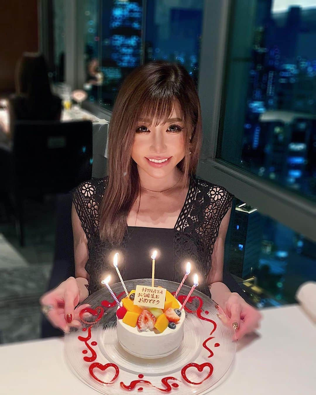 春咲ひなたさんのインスタグラム写真 - (春咲ひなたInstagram)「30歳になりました🎂❤️ . いやぁー、なんか響きが大人。w なんか照れる🧸w . #30代 も自分らしく いい歳の取り方をしていきたいなぁ🌱 #ずーっと#青春 . #30歳#誕生日#お祝い#メッセージ #ありがとう 💌💭💕 #平成元年生まれ#令和を生きる」9月21日 10時57分 - hinatanuki