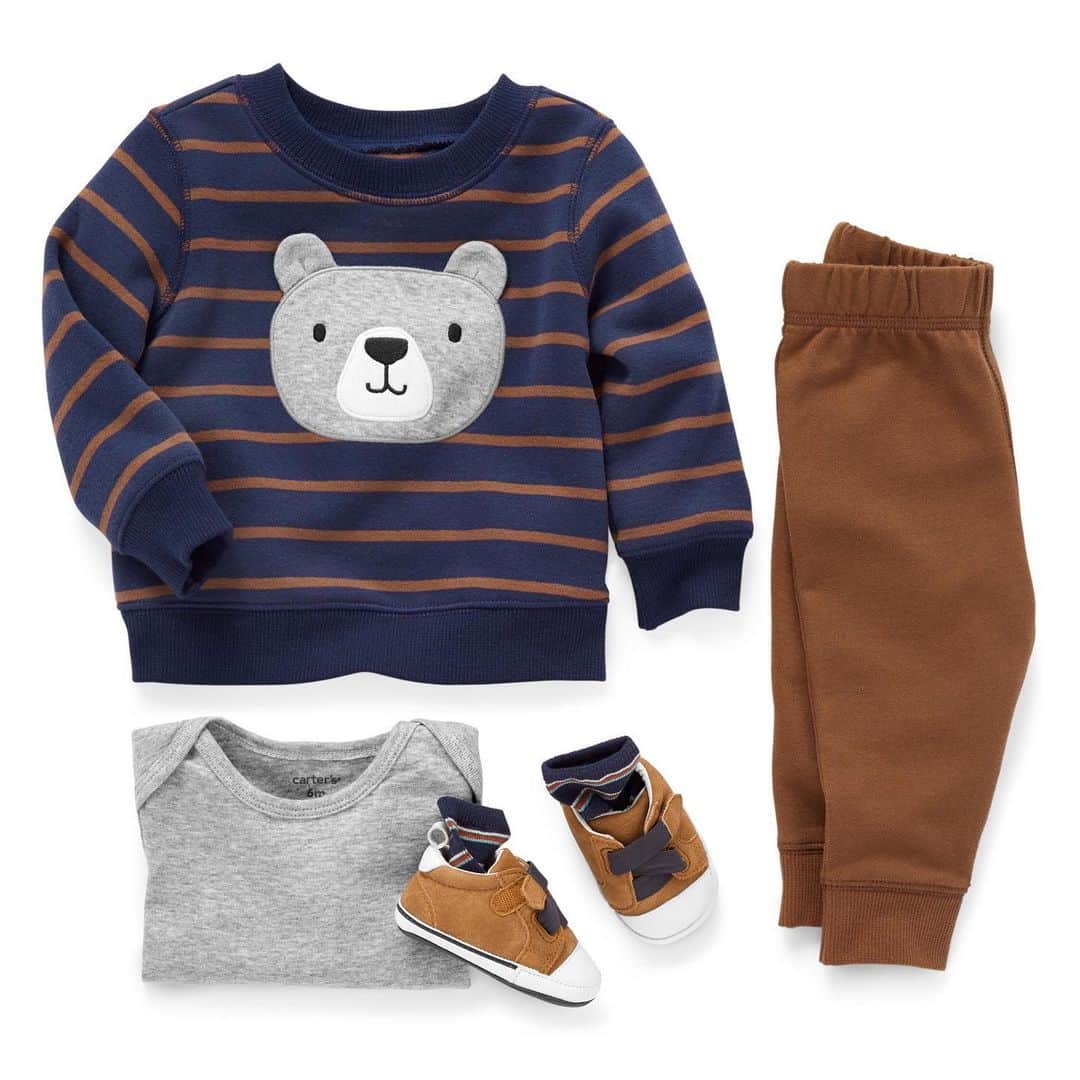 のインスタグラム：「Beary perfect for fall. 🐻🍂💙 #babyboy #babybear #cozy #lovecarters」