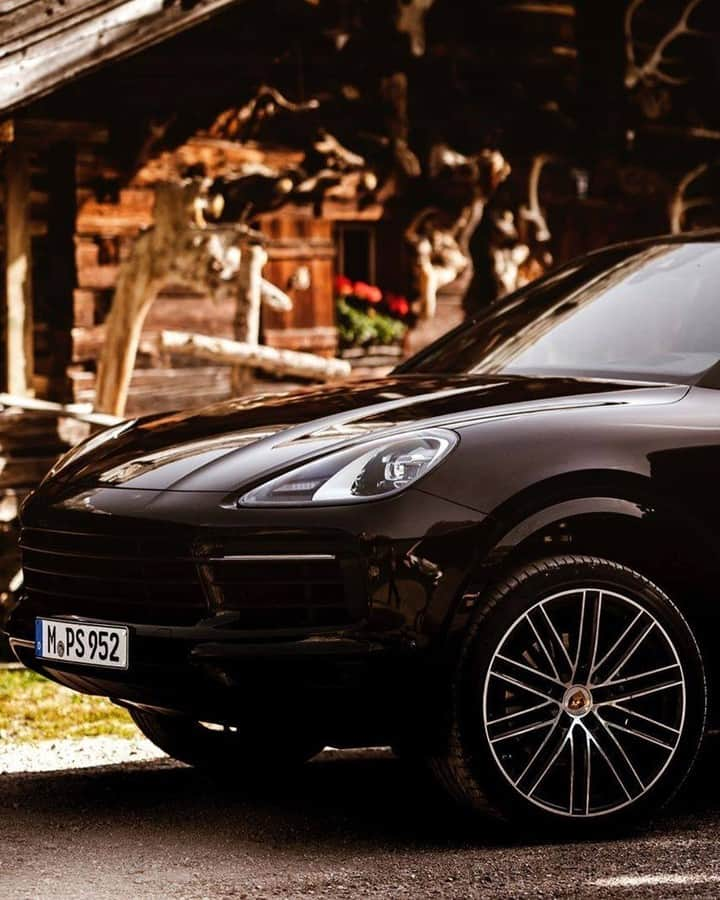 Porscheさんのインスタグラム写真 - (PorscheInstagram)「Climbs every mountain, fords every stream. Where would you spend a dream weekend in the Cayenne Coupé? #PorscheMoment #CayenneCoupé (📸: @stefan.duenisch) _ Combined fuel consumption in accordance with EU 6: Cayenne Coupé: 9.4 – 9.3 l/100 km; combined CO2 emissions 215 – 212 g/km」9月21日 3時30分 - porsche