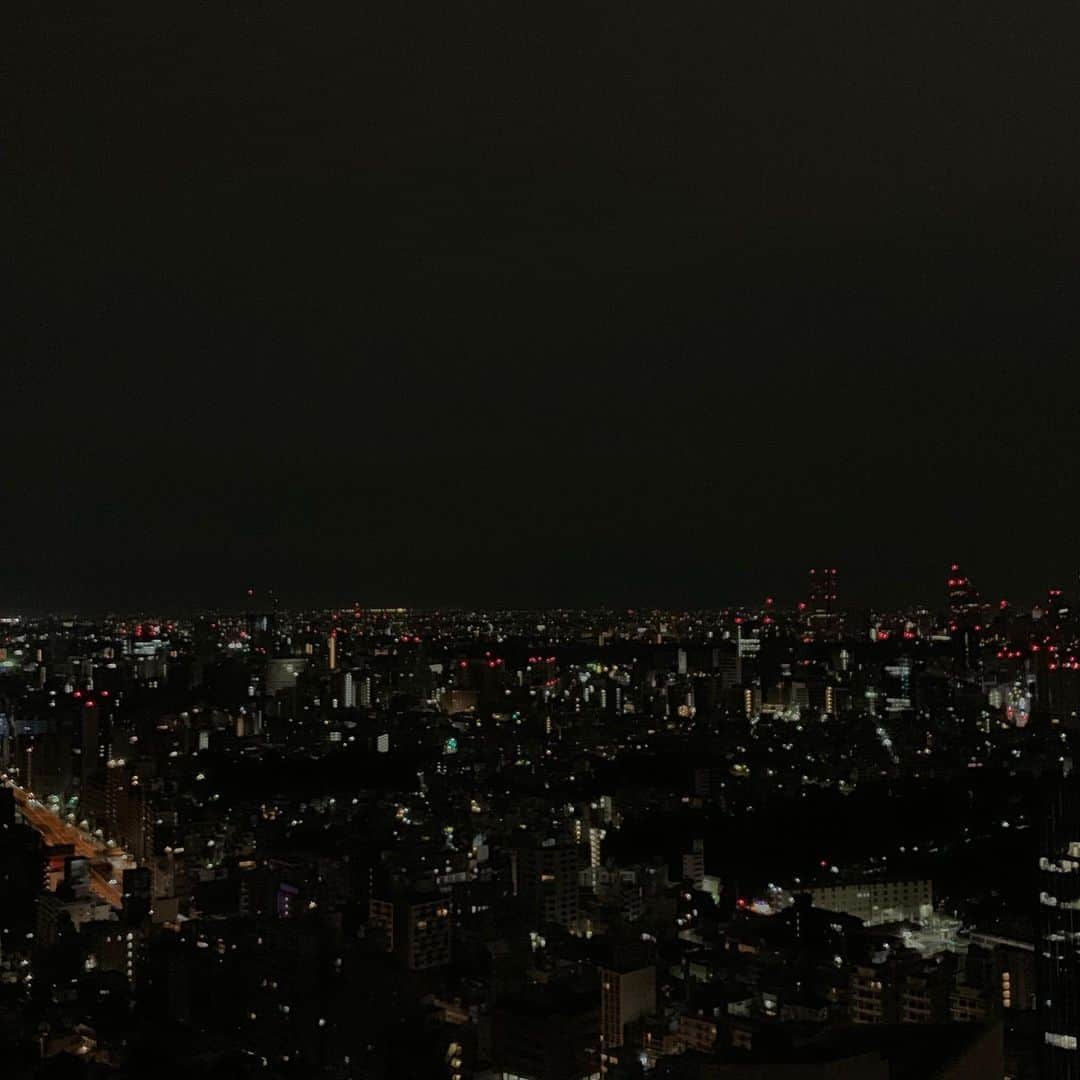 藤原ヒロシさんのインスタグラム写真 - (藤原ヒロシInstagram)「4:30がまだ真っ暗で、秋だな、、って思う。」9月21日 4時29分 - fujiwarahiroshi