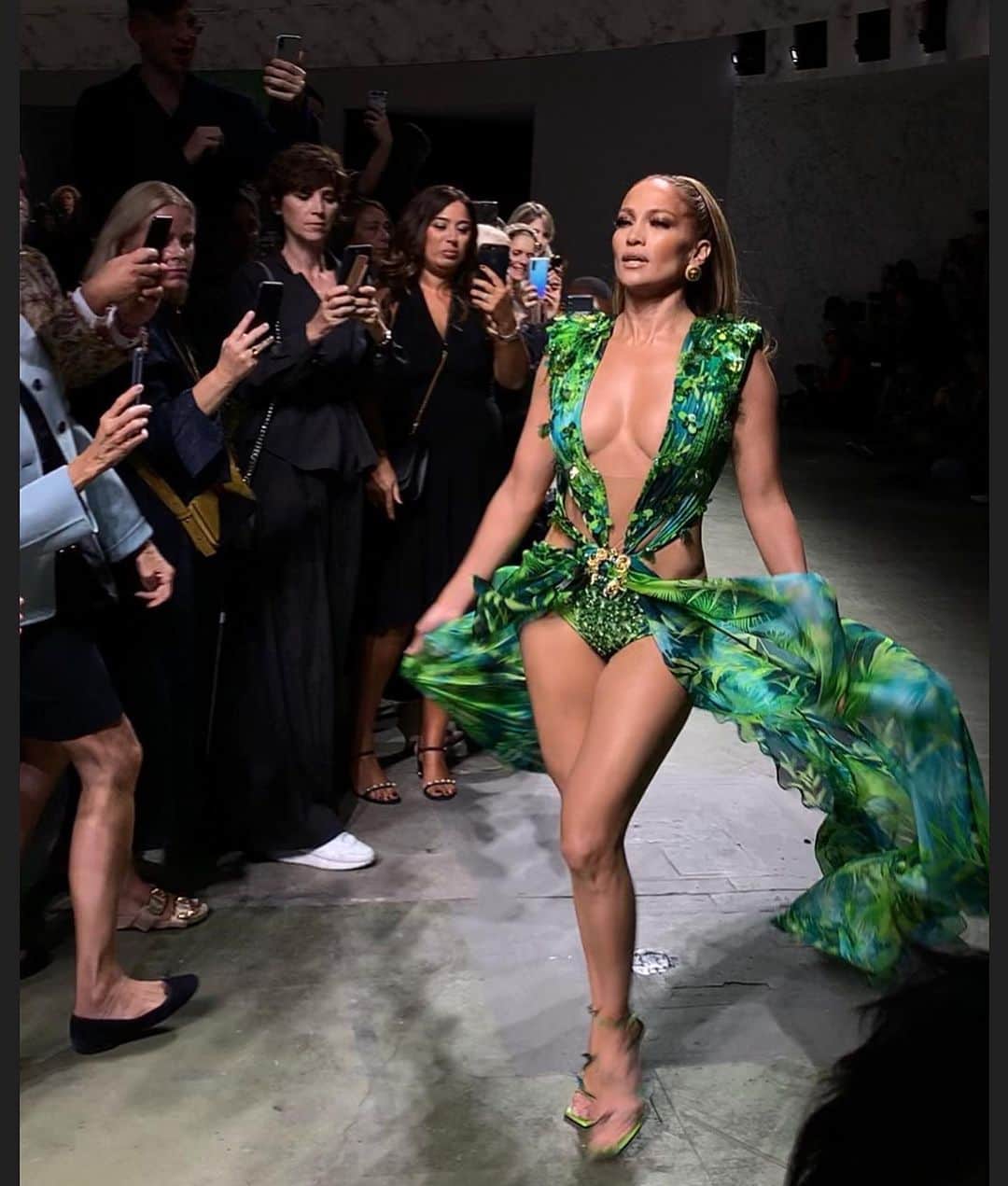 Harper's BAZAAR Japanのインスタグラム