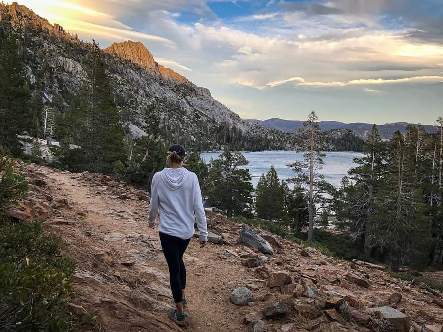 ジョーイ・ダックさんのインスタグラム写真 - (ジョーイ・ダックInstagram)「Tahoe 😍 what a place! 🏞 I managed to find some rocks to sit on, some lakes to jump in, some mountains to hike up and some trails to ride.  I couldn’t find a bear this time around though 🐻」9月21日 4時44分 - joeyduck1