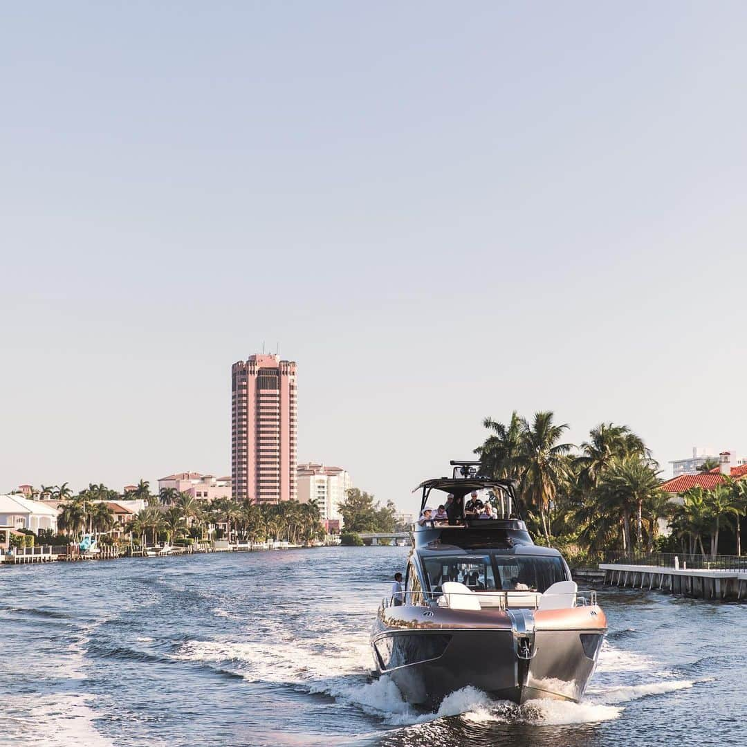 Lexus USAさんのインスタグラム写真 - (Lexus USAInstagram)「Lexus ventured beyond the automobile in collaboration with the craftsmen of Marquis Yachts to produce the all-new Lexus LY650 luxury yacht. 🛥Learn more about the #LexusLY debut in Boca Raton vi the link in our bio.」9月21日 5時38分 - lexususa