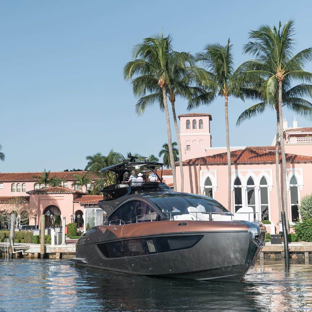 Lexus USAのインスタグラム：「Lexus ventured beyond the automobile in collaboration with the craftsmen of Marquis Yachts to produce the all-new Lexus LY650 luxury yacht. 🛥Learn more about the #LexusLY debut in Boca Raton vi the link in our bio.」