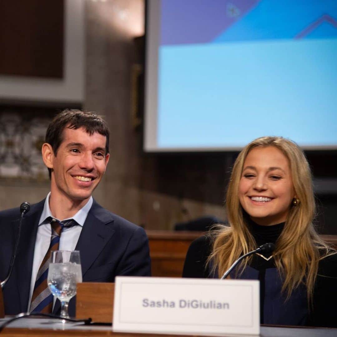 サッシャ・ディギーリアンさんのインスタグラム写真 - (サッシャ・ディギーリアンInstagram)「I joined the @accessfund and @americanalpineclub in lobbying on Capitol Hill. - It has been an inspiring movement to be a part of. I feel grateful for the opportunity to use our voices and to advocate on behalf of our public lands with fellow athletes including @alexhonnold @tommycaldwell . Having a platform, to me, means vocalizing and standing up for what I believe in, and attempting to affect change. - During “Climb the Hill,” our objective was to share the importance of public lands, outdoor recreation, and improved climbing management with legislators, policy makers, and land management administrators. This was the fourth annual event in Washington DC and my fourth time out. - Collectively, we represent 12.5 Billion Dollars to the U.S. GDP, 7.7 million climbers, 7.6 million U.S. jobs created by the outdoor recreation economy, and 44,000 members committed to protecting public lands. - Key items on our agenda included: •Energy Development and Leasing Reform •Recreation Access and Enhancement •Public Land Management Agency Funding (including LWCF) •Recreation and Conservation Land Designations •Climate Change - Female Focused Adventures, in partnership with @accessfund and @americanalpineclub will be producing a video from this event for more information and insight into our days in Washington. This episode will be coming soon to 10am on a Tuesday ♥️ 🔜 - Special thanks to @chuckschumer who we spoke about climate change with on the most epic balcony I’ve ever been on in DC, as well as the gracious Senators and Congressmen that met with us to discuss important policies. - All photos by @goslingphoto and @willnnewtonn  #climbthehill」9月21日 5時50分 - sashadigiulian