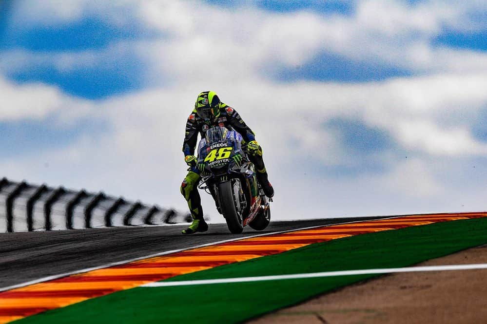 バレンティーノ・ロッシさんのインスタグラム写真 - (バレンティーノ・ロッシInstagram)「Motorland de Aragon,Spain Friday,free practice Pic 8 VR46 Team! 📸 @falex79 @gigisoldano @jesusrobledo」9月21日 6時29分 - valeyellow46