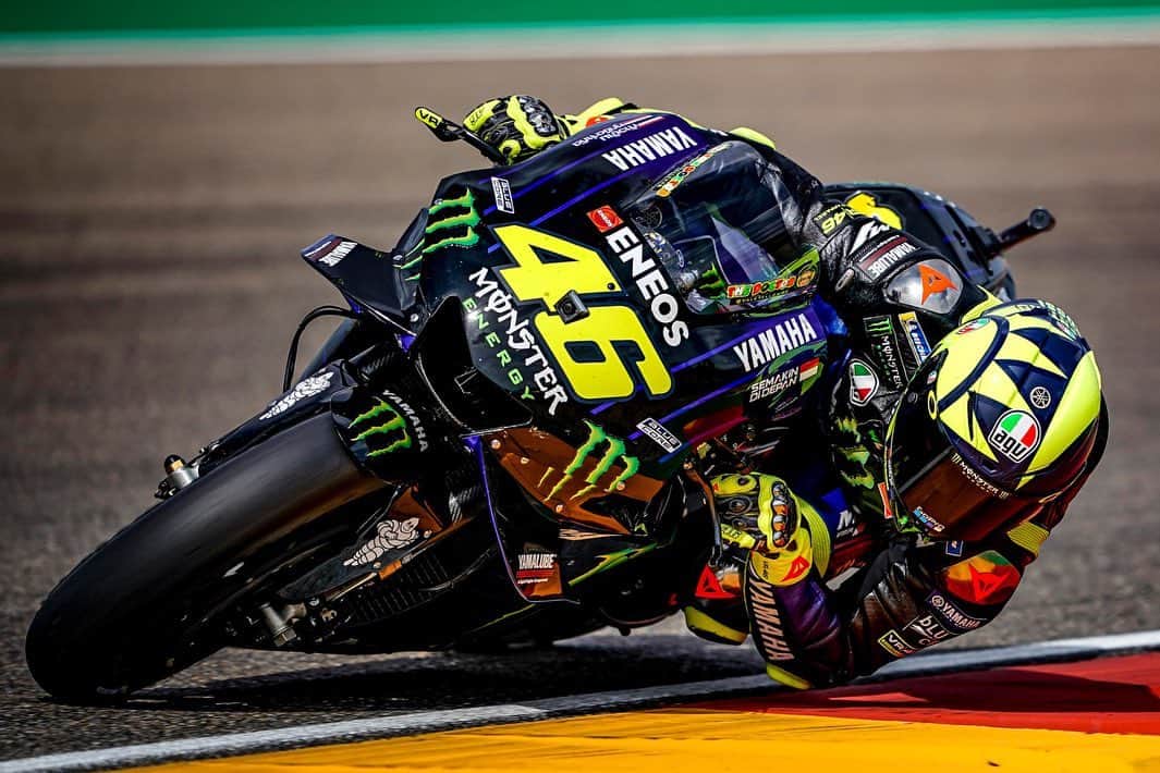 バレンティーノ・ロッシのインスタグラム：「Motorland de Aragon,Spain Friday,free practice Pic 8 VR46 Team! 📸 @falex79 @gigisoldano @jesusrobledo」