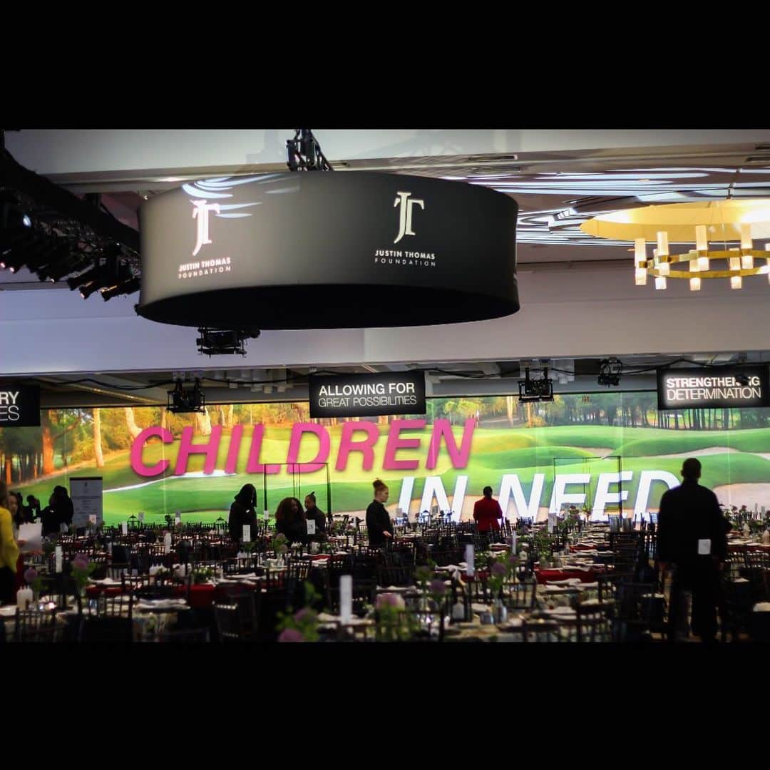 ジャスティン・トーマスのインスタグラム：「As a result of a very successful #JustinThomasFoundation gala in April, I am excited to announce 2 grants to @bgckyana and @thefirstteeoflouisville totaling $195,000.  My mission with @bgckyana is to help elevate their Youth of the Year leadership program to impact more teens and develop a platform for excellence.  The @thefirstteeoflouisville is helping young men/women become better golfers and better people, this grant will help more kids take advantage of this amazing organization!」