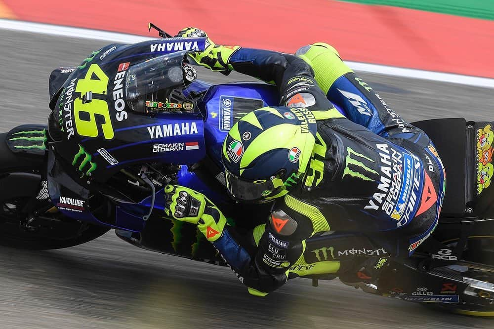 バレンティーノ・ロッシさんのインスタグラム写真 - (バレンティーノ・ロッシInstagram)「Motorland de Aragon,Spain Friday,free practice Pic8 @yamahamotogp complete Team❤️ 📸 @falex79 @gigisoldano @jesusrobledo」9月21日 6時35分 - valeyellow46