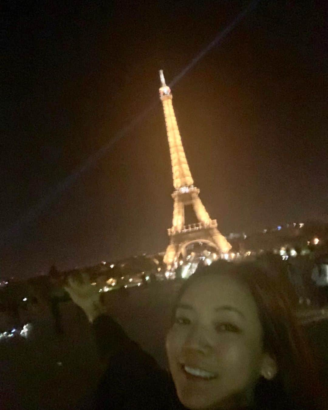 和央ようかさんのインスタグラム写真 - (和央ようかInstagram)「Here we r in Paris🇫🇷 Last stop before we back to home ❤️💕 パリ🇫🇷 この旅の最終地💕❤️ 私は東京タワー🗼が大のご贔屓だけど、やっぱりエッフェル塔も最高だね🗼😍 #takakoworldstylin🌎 #lifestyle#france 🇫🇷#paris #eiffeltower #yokawao #フランス 🇫🇷 パリ #エッフェル塔」9月21日 6時55分 - yokawao0215