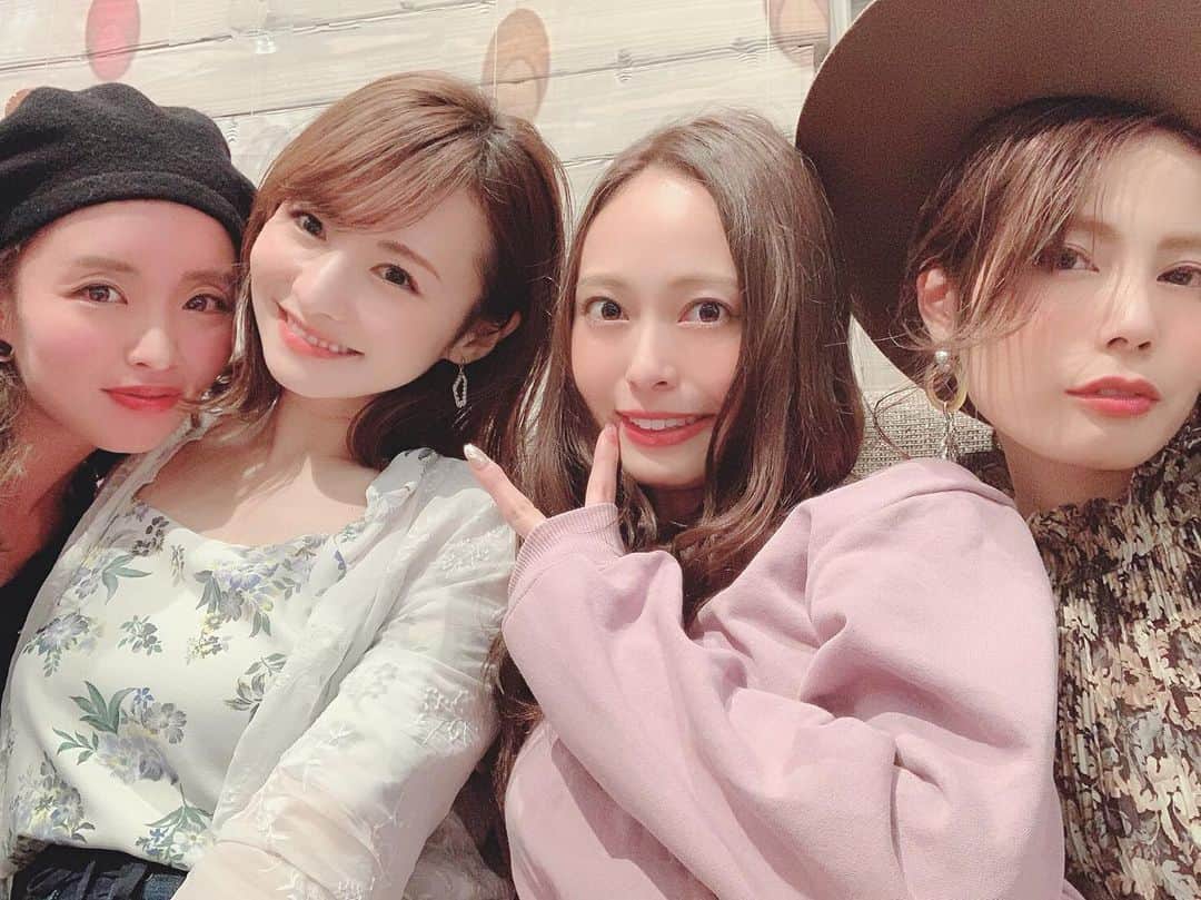 増田愛里菜のインスタグラム：「載せてなかったやつ〜📝 . . 夏の最後に美女たちとBBQしたよ👩‍👩‍👧‍👧🍖😋 . . . ゆりちゃんいつも通り←茹でだこさんになってて可愛かった🐙❤️🙆‍♀️ . . #photo #photography #portrait #food #foodie #BBQ #ご飯 #お肉 #バーベキュー #ゆるゆるの会」