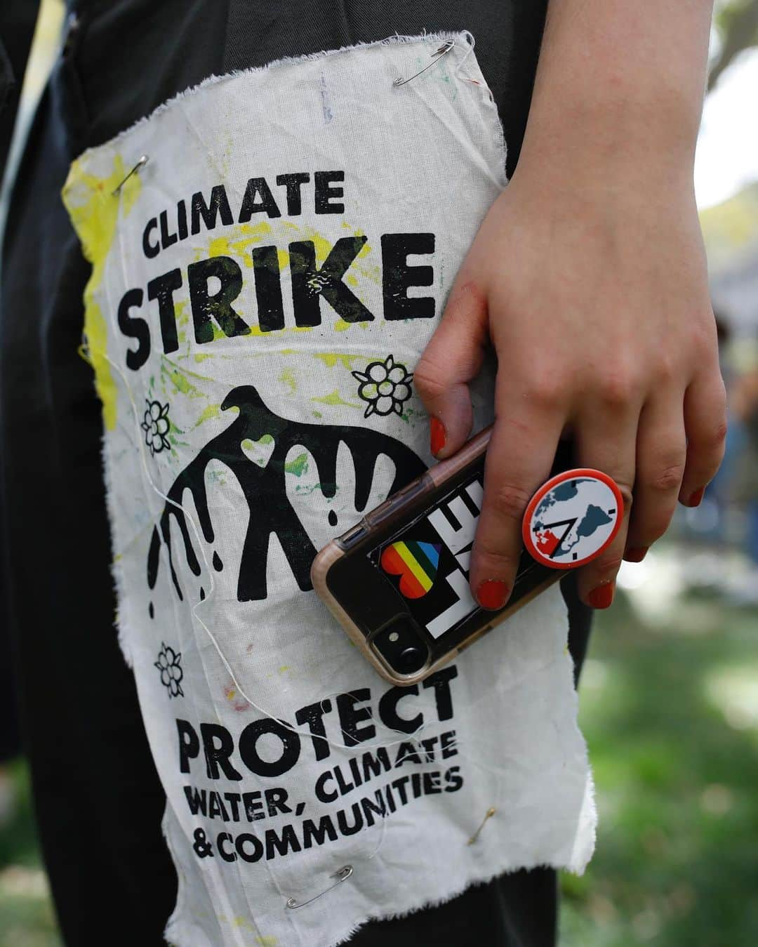 patagoniaさんのインスタグラム写真 - (patagoniaInstagram)「Check out our stories for coverage of the New York City climate strike today. Text “climate” to 71333 or click the link in bio to tell Congress there is no room in government for climate deniers. Photos: @kerioberly  #climatestrike #strikewithus #answerwithaction」9月21日 7時40分 - patagonia