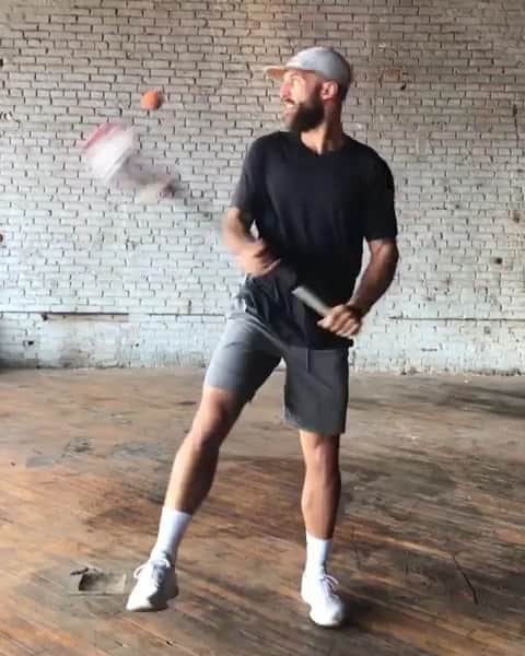 のインスタグラム：「Okay we see you Paul 👀; hand-eye coordination on lock! ✔️ Congrats fam on the 1st ever @pll Championship game! 👊 ⚡ ⠀⠀⠀⠀⠀⠀⠀⠀⠀ 🏃‍♂️: @paulrabil 🎥: @brettroberts8 ⠀⠀⠀⠀⠀⠀⠀⠀⠀ #Lacrosse #LAX #LAXIsLife #LacrosseHead #LacrosseStringing #LacrosseStick #PremierLacrosseLeague #RedBull #GivesYouWings」