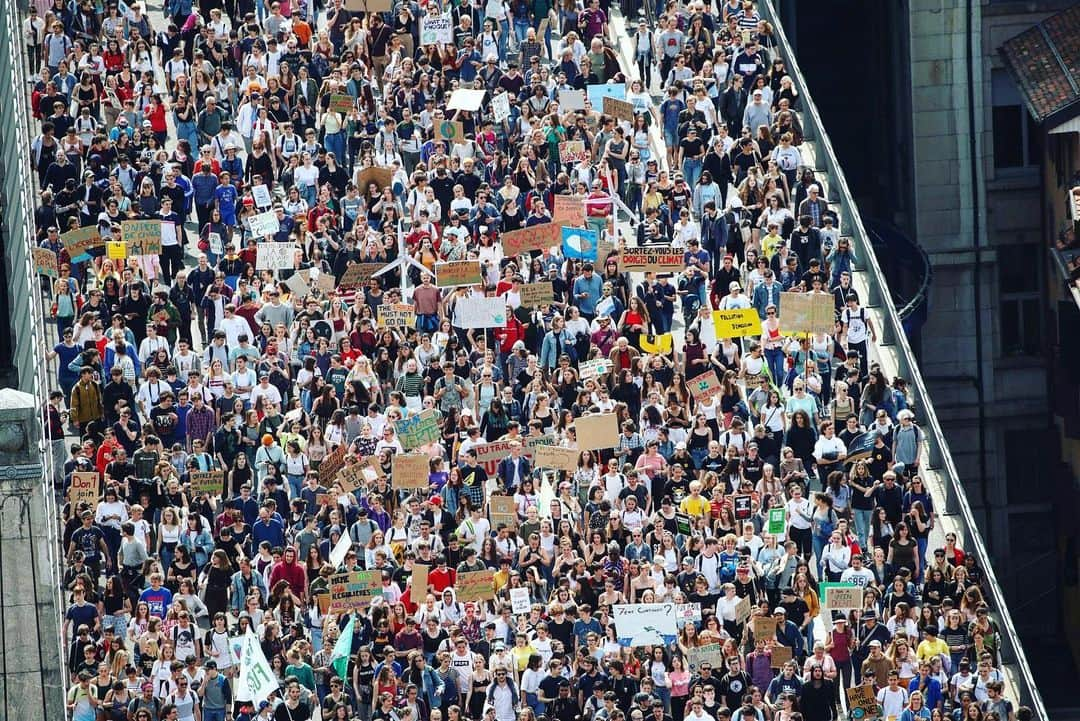 マイケル・ミュラーさんのインスタグラム写真 - (マイケル・ミュラーInstagram)「Bye Bye NYC.  Had A Great tech scout and then saw great youth power in action.  #ClimateStrike #FridayisForFuture」9月21日 7時49分 - michaelmuller7