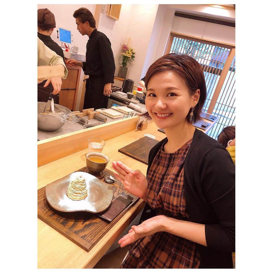 桜帆ゆかりさんのインスタグラム写真 - (桜帆ゆかりInstagram)「秋になったのでななちゃんと栗を食べてきました🌰✨モンブラン、ほんっっっとに美味しすぎました🤩💘 . . . 食べるのが大好きな私達❤️ この日を楽しみにしてました🤤…にしてもよく食べました！笑 次は栗のパフェ食べにきます🦔 . . . . . #モンブラン  #栗  #秋  #ななちゃん  #かぼちゃかき氷  #美味しいもので癒される」9月21日 8時15分 - chahoroo93