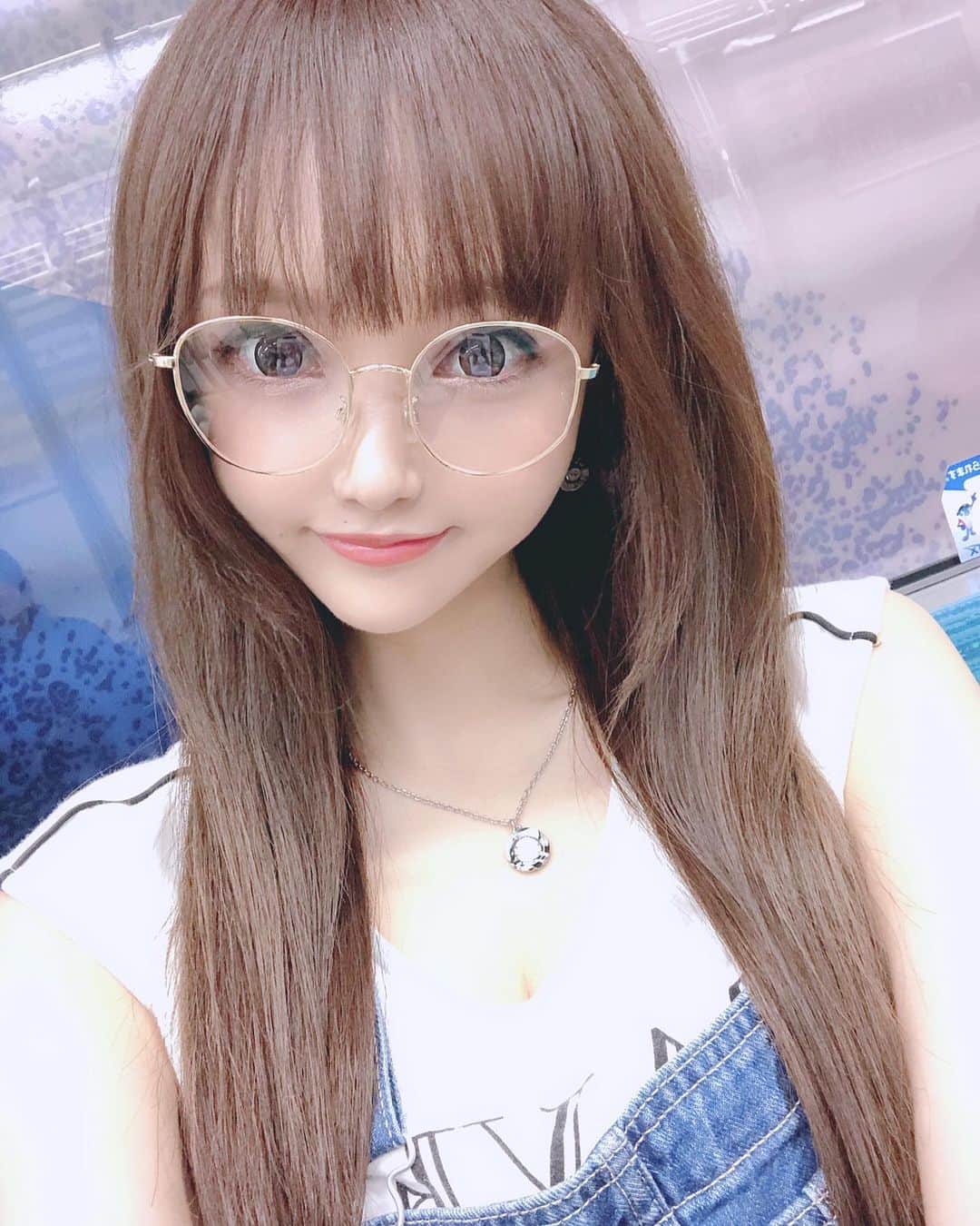 のインスタグラム：「#おはよう さぎ🐰💓ラジオでお世話になってる100%新車館さんの#大感謝祭 へ行ってきます♫ネムネムだけどがんばるぞぃ(⋈･◡･)✰ #グラドル自画撮り部#ラフコーデ#眼鏡っ娘#めがね女子#sexy#cute#100パーセント新車館#感謝祭#イベント#お手伝い#寝不足#眠い#つくば#茨城#goodmorning #japanesegirl#instadaily#instalike#igers #selfie#instagood#pleaselike#followme」