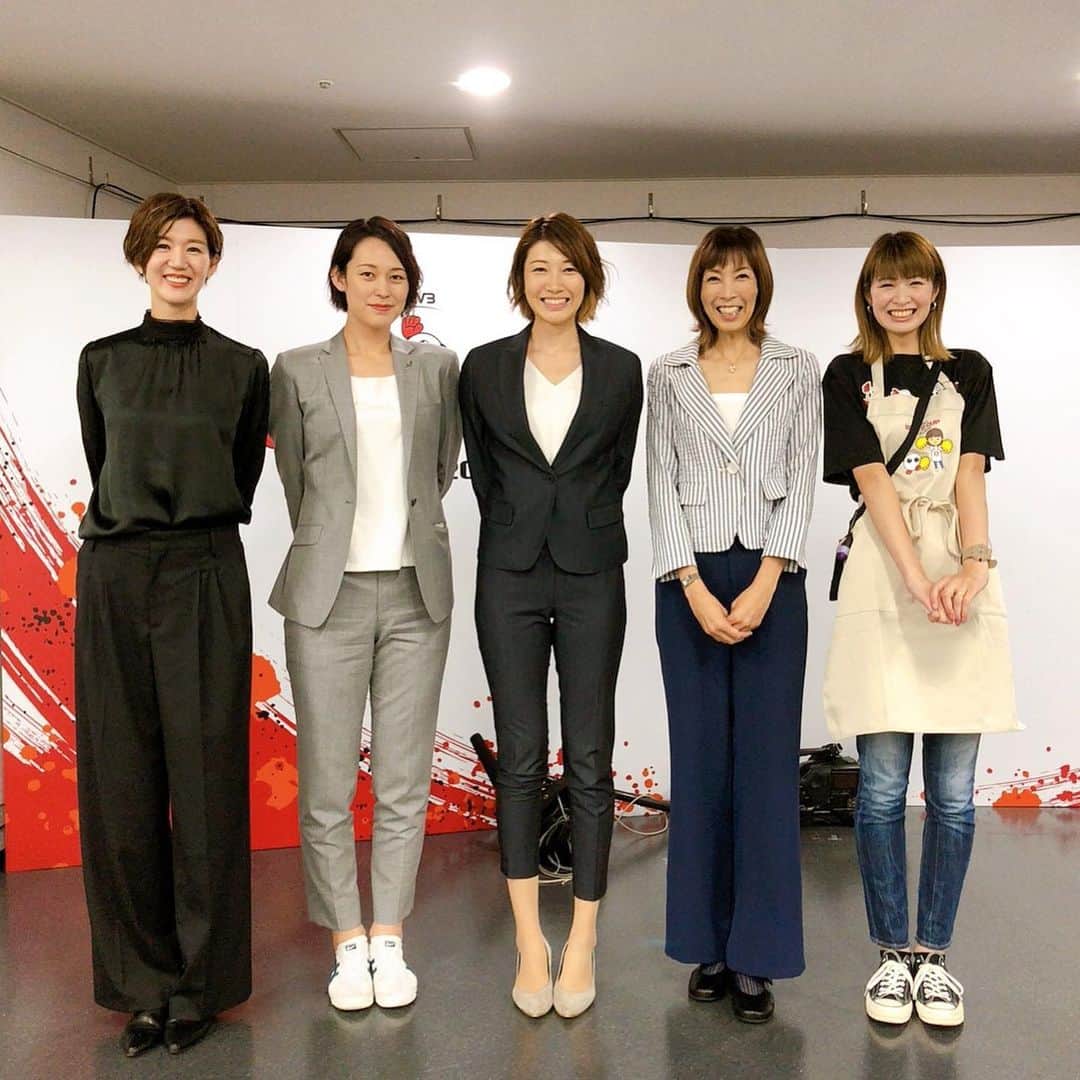 のインスタグラム：「. . 背の順に並んでみました🤣 . . 平均身長、186cmとかかな笑。 . . 今日から札幌入りです✈︎ . . いってきます‼︎ . . #ワールドカップバレー2019 #ワールドカップバレー #ワールドカップ #フジテレビ #バレーボール #バレー #バボちゃん #世界一決定戦 #オリンピックの前哨戦 #tokyo2020  #大林素子 さん #栗原恵 #木村沙織 #狩野舞子 #大山加奈」