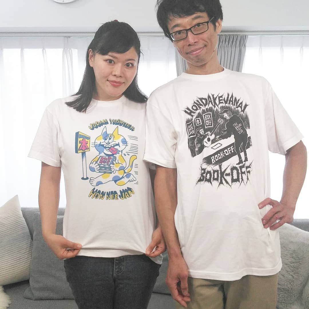 のインスタグラム：「BOOKOFFさんのtik tokのキャンペーンで踊りました〜  冬にやったBOOKOFFのCMのやつですね‼  このBOOKOFF　Ｔシャツめちゃくちゃかわいいのです‼ いただいたので着まくります〜  みなさんも是非踊ってみてください‼ 一緒に踊りましょう‼  https://www.bookoff.co.jp/campaign/honneejyan_tiktok/  #BOOKOFF #tiktok  #BOOKOFFなのに本ねーじゃんチャレンジ #川面千晶 #古澤裕介 #ワタル」