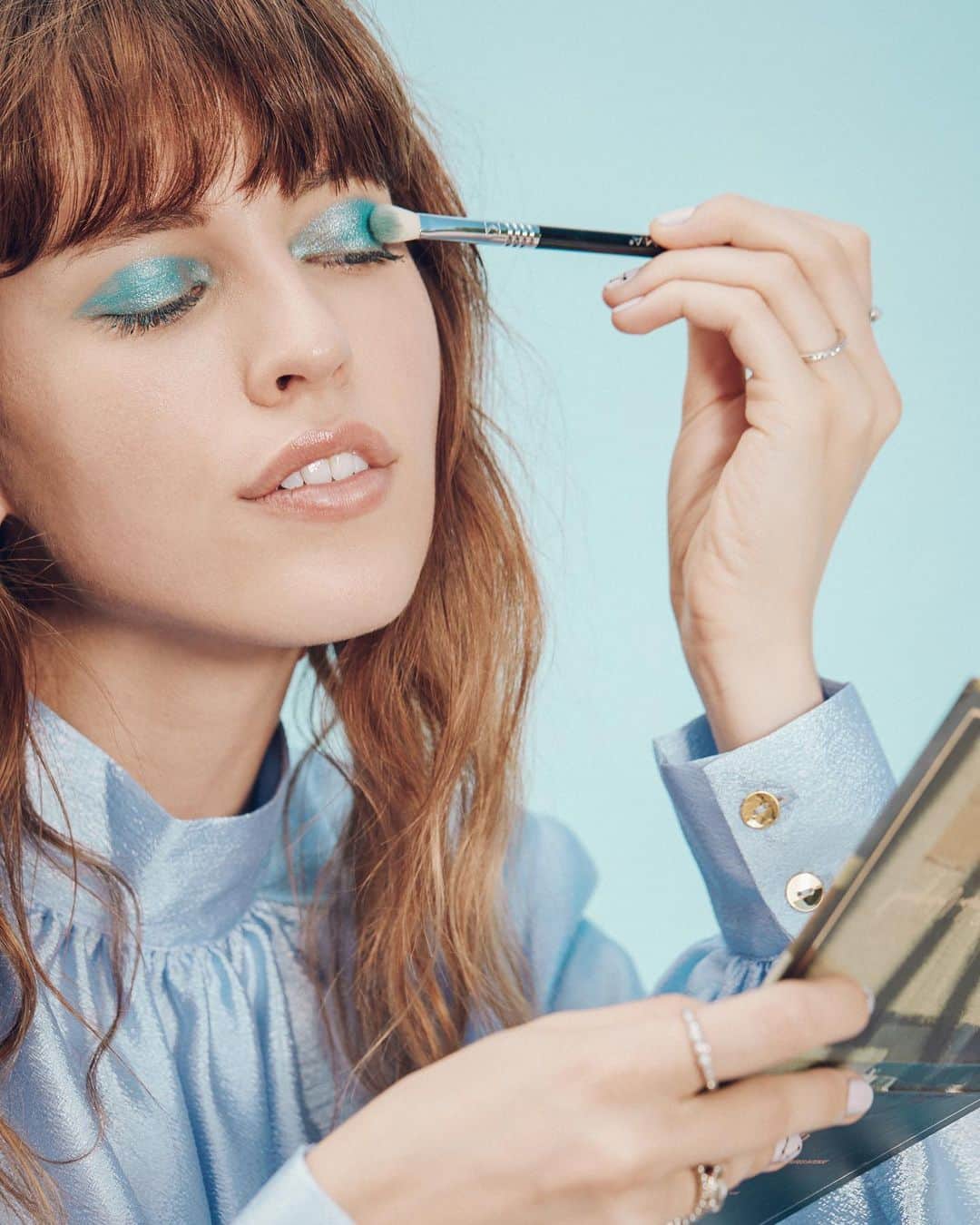 ipsyさんのインスタグラム写真 - (ipsyInstagram)「Just like a collection of vibrant gemstones, this @nomadcosmetics Berlin Underground Intense Eyeshadow Palette has 15 colors to channel your every mood—starting with this energizing blue-green hue. Swipe to see it in action. || #IPSY #DiscoverYourself #IPSYnorthstar @hollerkat ⁠⠀ ⁠⠀」9月21日 9時26分 - ipsy