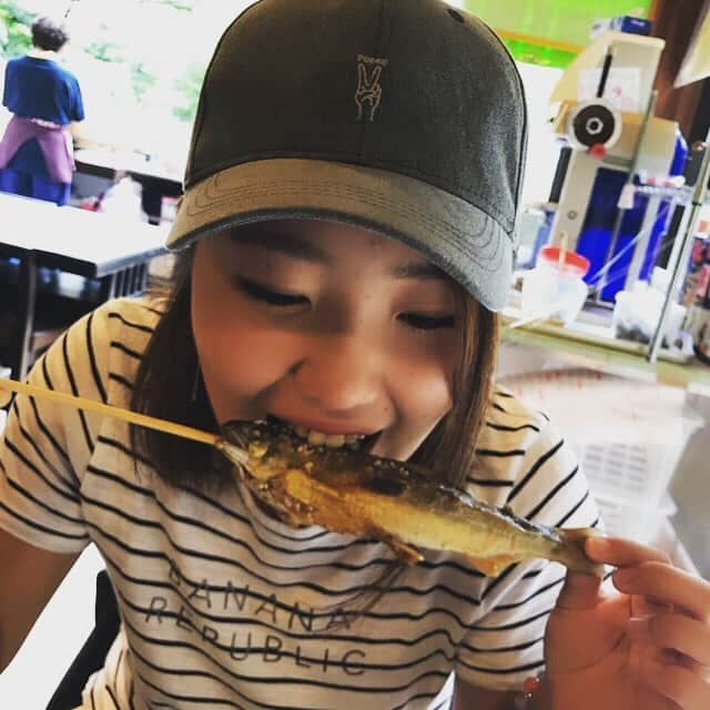 古江彩佳さんのインスタグラム写真 - (古江彩佳Instagram)「#鹿島神宮 あゆ好きなのに#鮎の塩焼き 食べちゃいました笑 木の間が♡になってるのびっくりした😳 #でっかい木#御神木」9月21日 19時09分 - ayaka_furue27