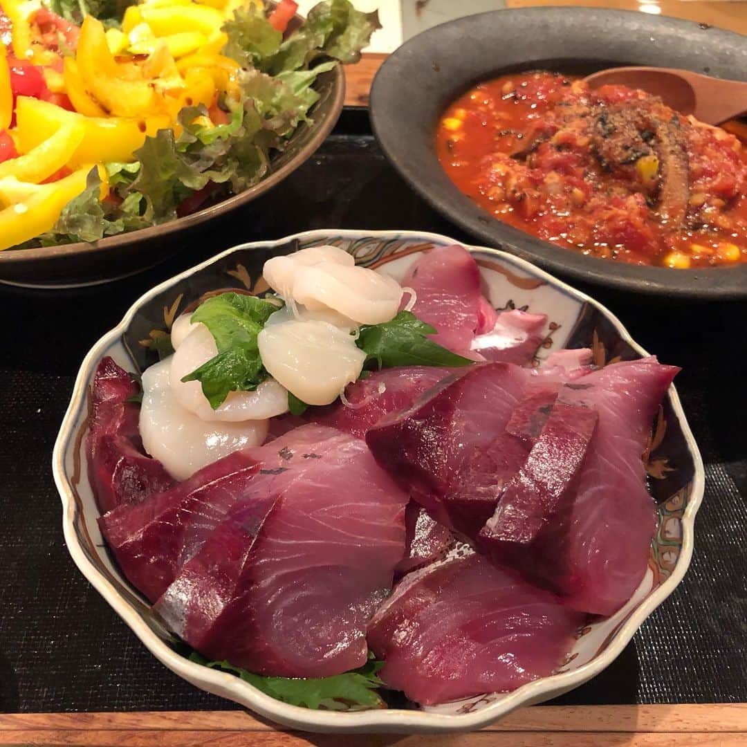 李忠成さんのインスタグラム写真 - (李忠成Instagram)「刺身 Sashimi🍣 ・ ・ ✍️(良質油)オメガ3最強🔥 オメガ3系の脂質はとてもよいですが、サプリからの摂取は無意味😮 生魚からの摂取は最強✨・ ・ #オメガ3 #良質油 #生魚 #アスリート飯ログ #リアルアスリート飯 #細胞レベルで変わる食事法 #アス飯現役」9月21日 19時32分 - tadanarilee_official